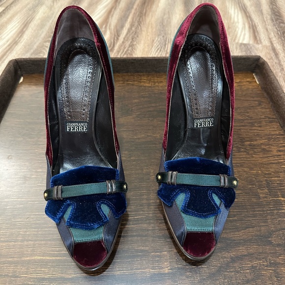 Gianfranco Ferré podium hills (36.5 size) - Picture 2 of 6